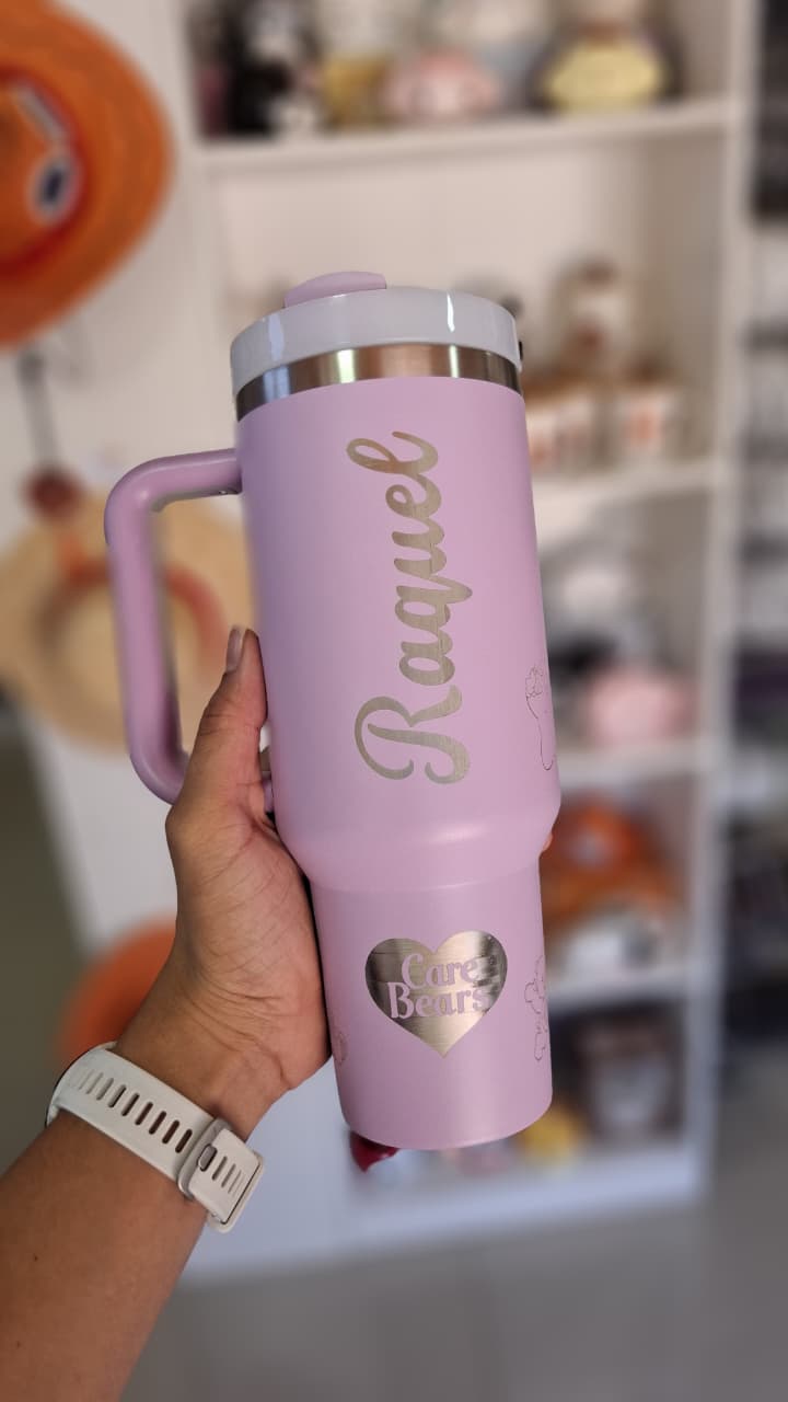 Termo rosa personalizado con grabado láser